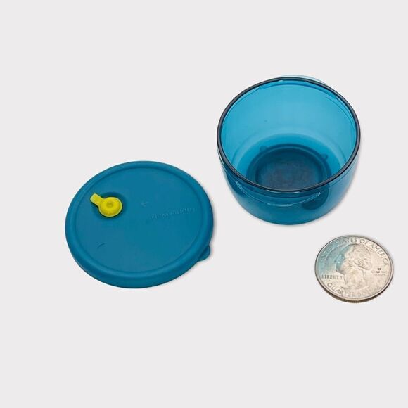 Vintage Tupperware Magnet  - Picture 3 of 4